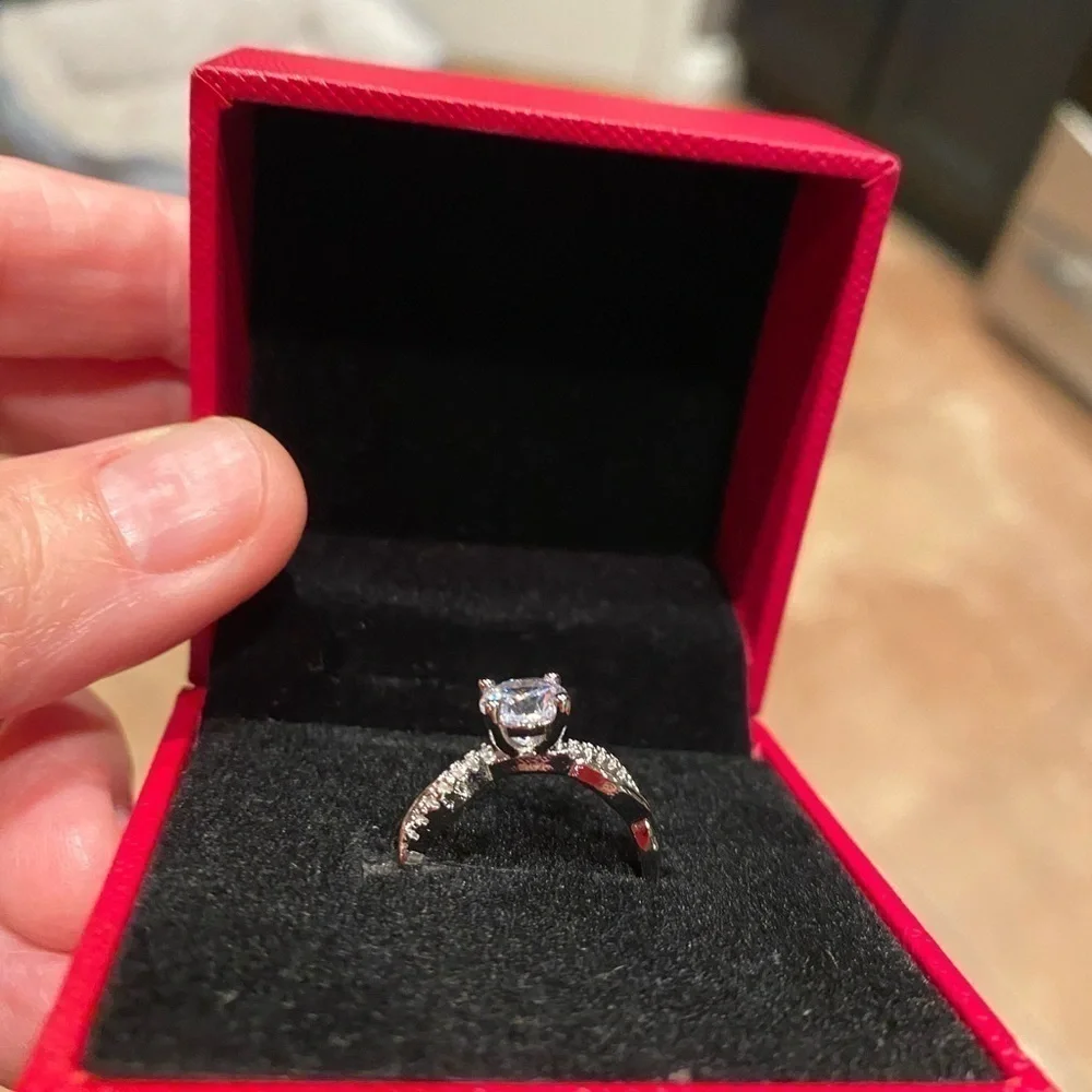 1.00ctw Moissanite Ring size 6.5, 7, 7.5, and 8 Certified and Stunning